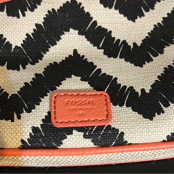 Fossil Zigzag Pattern Crossbody Bag NWT - Picture 5 of 7